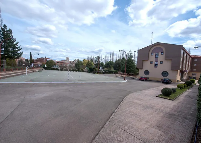 Albergue Residencia Hospital Del Rey Burgo